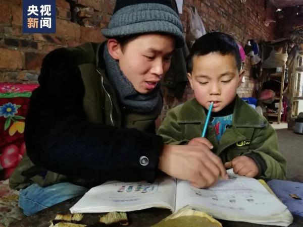 哭成泪人！这11年他们都很不舍……