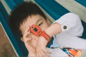 小天才涉黄涉暴被约谈：经销商称销售未受影响，产品娱乐功能繁多令儿童沉迷图片