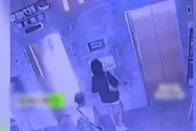 监控曝光！女子等电梯时遭陌生男子撞击 眼角被缝6针多处受伤图片