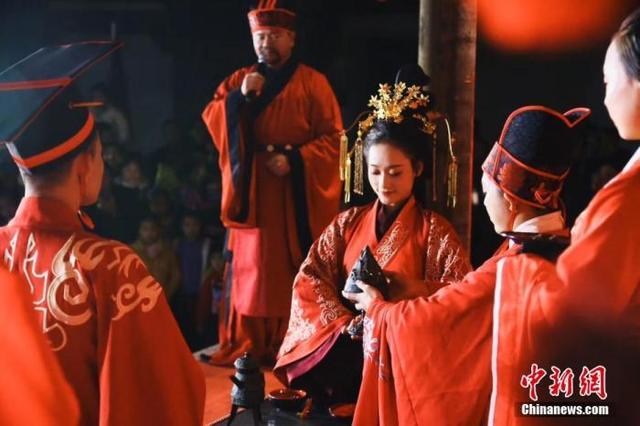 人类月球日：科技会“谋杀”浪漫吗？