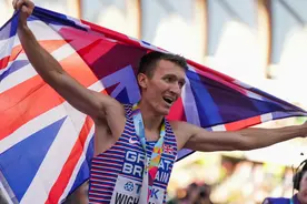 （田径世锦赛）（1）英国选手怀特曼夺男子1500米冠军图片