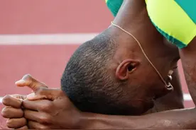 田径世锦赛｜多斯桑托斯夺男子400米栏冠军图片