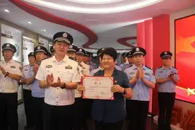 警徽耀黄河！三涧溪村被确定为章丘公安分局“黄河安澜•生态警务”党建创新实践基地图片