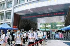 郑州中招录取分数线这样出炉 录取批次有哪些、咋划定、同分咋录取……看这里有详解图片