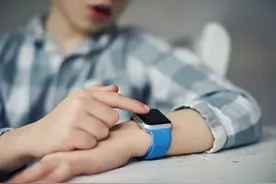 儿童“智能手表”App里藏乾坤：怎样筑牢安全防线？| 时评图片