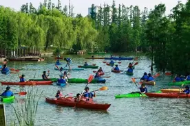 出不去、留家累，本地夏令营爆火！旅行社也来“抢生意”图片