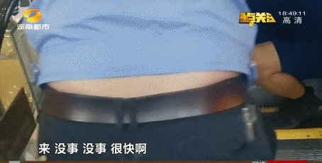 女娃被商场扶梯卡脚，痛失脚趾！妈妈后悔不已...图片