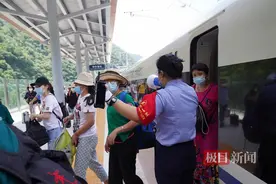 这条“山水高铁”开通满月，武汉一个月发送近400个旅行团到神农架图片