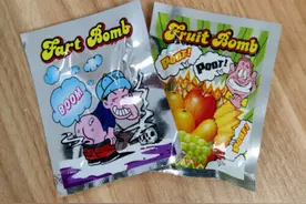 整蛊玩具：小玩笑开大了图片