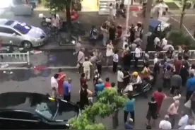 女子被大风吹落的玻璃砸中不幸身亡，警方：家属正在办理后事图片