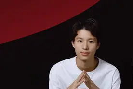 诗朗诵｜彭书锦：红星照耀着中华每一方土地（双语）图片