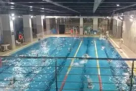 82岁老人游泳续卡遭拒起诉健身馆：停止歧视老年人，续签合同图片