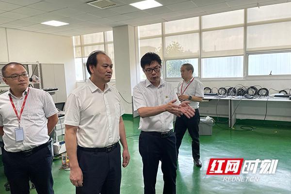 4.6万多名干部组团破题做出“助企公式”：诚意+暖意=满意丨万名干部联万企