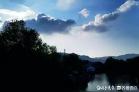 清晨的天境昆嵛，蓝天碧水别样美图片