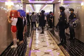 一家KTV提供有偿陪侍色情表演，浙江嘉兴警方查获143人视频封面