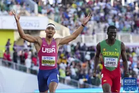 田径世锦赛｜美国选手诺曼获得男子400米冠军图片