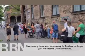 反俄制裁下生活成本激增，德国中产家庭排队7小时领取免费食物图片