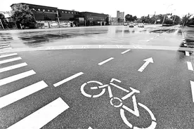 施划“右转必停”标志 副中心41条道路完成改造图片