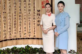 前乘务长教儿童用餐礼仪 半小时课后孩子们变挺拔了图片