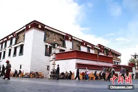 西藏“Z世代”旦增卓玛：用藏族服饰传播民族文化图片
