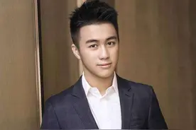 何猷君带儿子逛街被偶遇 3岁儿子与爸爸长得超像图片