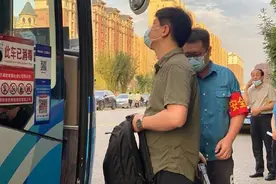 不下车快速通过进京检查站！北三县通勤定制快巴今天开通图片