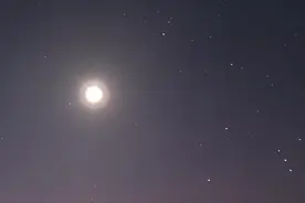 浪漫！当中国空间站邂逅火流星图片