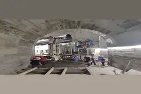 地铁十三号线二期土建完成53%图片