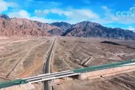 新疆干线公路将成环成网 构筑东联西出、南北畅通的快速路网格局图片