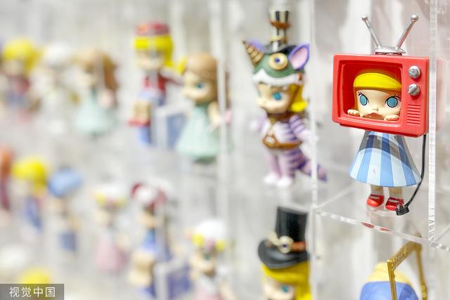 股价暴跌后，泡泡玛特回应这些争议