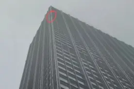 太惊险！狂风暴雨时，杭州一“蜘蛛人”被困37楼窗外，大脑一片空白...图片