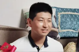 祝贺！那个靠“双手”“奔跑”的少年，收到了录取通知书图片