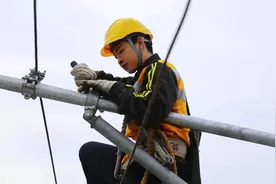 帅气的铁路小哥哥，下班后是这个样的……图片