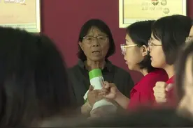 30秒 | 张桂梅带领学生走进攀枝花中国三线建设博物馆，唱响《英雄赞歌》图片