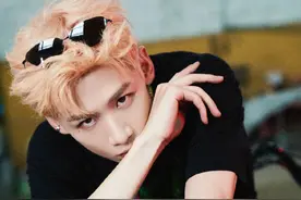 够野！白敬亭酷飒机车大片 粉金发搭墨镜格外亮眼图片