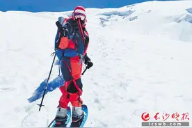 15岁长沙少女站上海拔7546米的雪山之巅图片