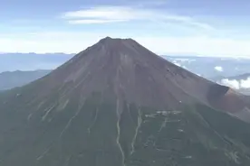 中国男子夜晚登富士山迷路遇险 日本警方紧急救援图片