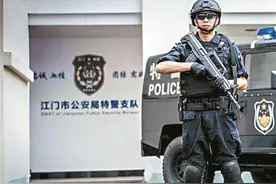 佩戴“秒表”，就是提醒自己不虚度时光图片