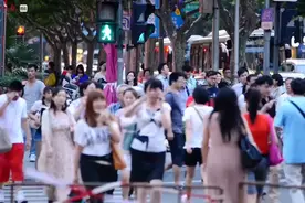 约读书房：一个人可能走得更快，但一群人会走得更远图片