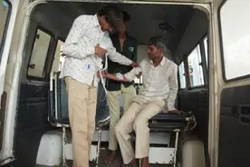 印度假酒案死亡人数升至40人，警方已回收约475升不明液体图片