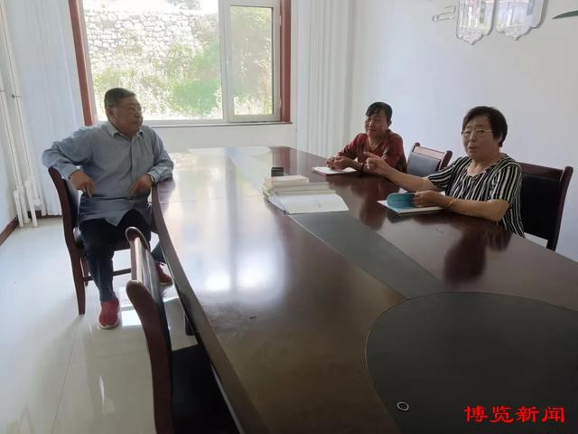 爱管闲事的姊妹花调解员