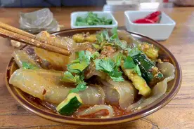 夏天少不了的爽口开胃菜——凉拌小粉皮，满满童年的味道图片