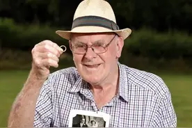 婚戒近60年后失而复得，89岁老人想念亡妻图片