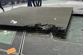 MIRROR红馆演唱会大屏掉落砸中两名舞蹈员，特首李家超要求彻查图片