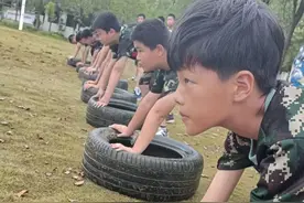 7天夏令营收费1980元到3700元，家长花钱给孩子买苦吃值吗？图片