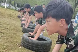 7天夏令营收费1980元到3700元，家长花钱给孩子买苦吃值吗？图片