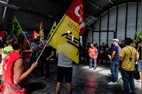 35小时工作制的进步与争议：缩短工时是否带来了闲适生活？图片