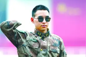 致敬英雄图片