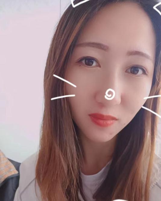 这个工地上00后女孩的故事，看哭了