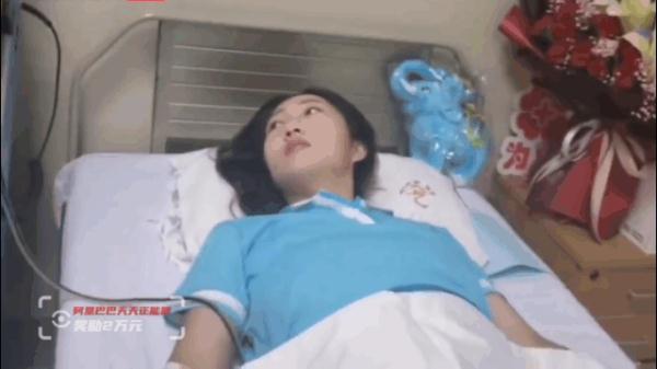 这个工地上00后女孩的故事，看哭了